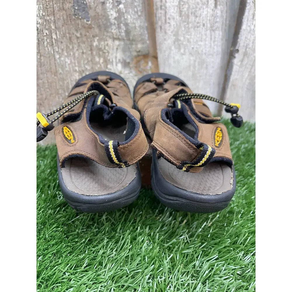 Keen Leather Water Shoes Youth 5